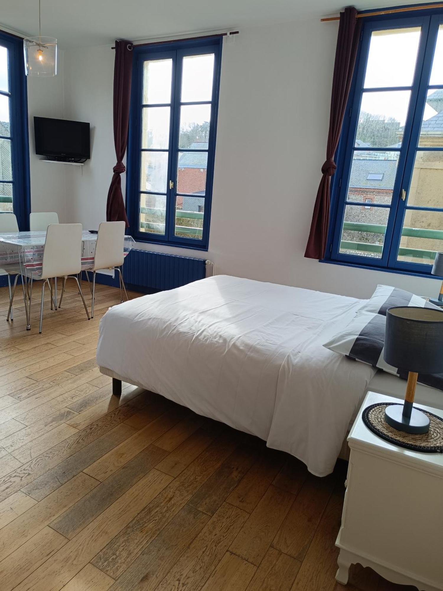 Les Galets Bleus Bed & Breakfast